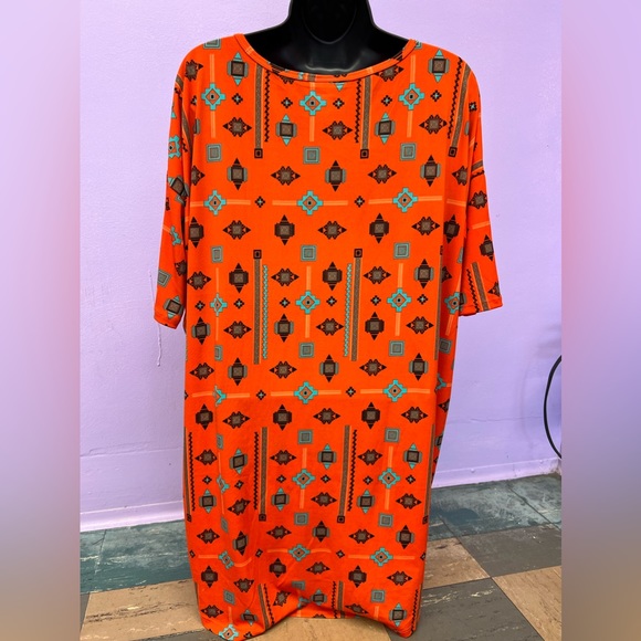 LuLaRoe Irma Tunic Top - Picture 3 of 7